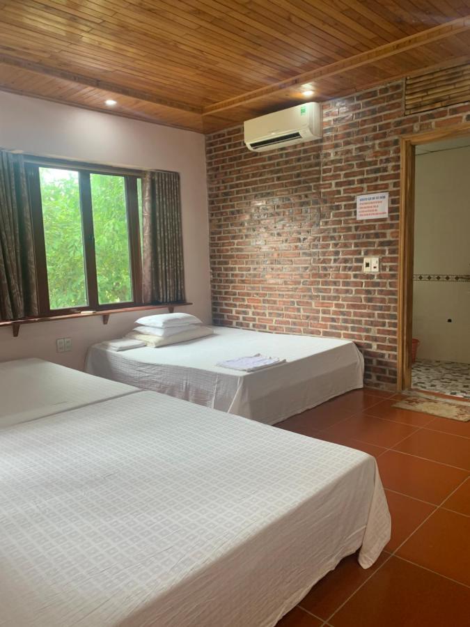 Ho Nui Dinh Hotel Нин Бин Екстериор снимка