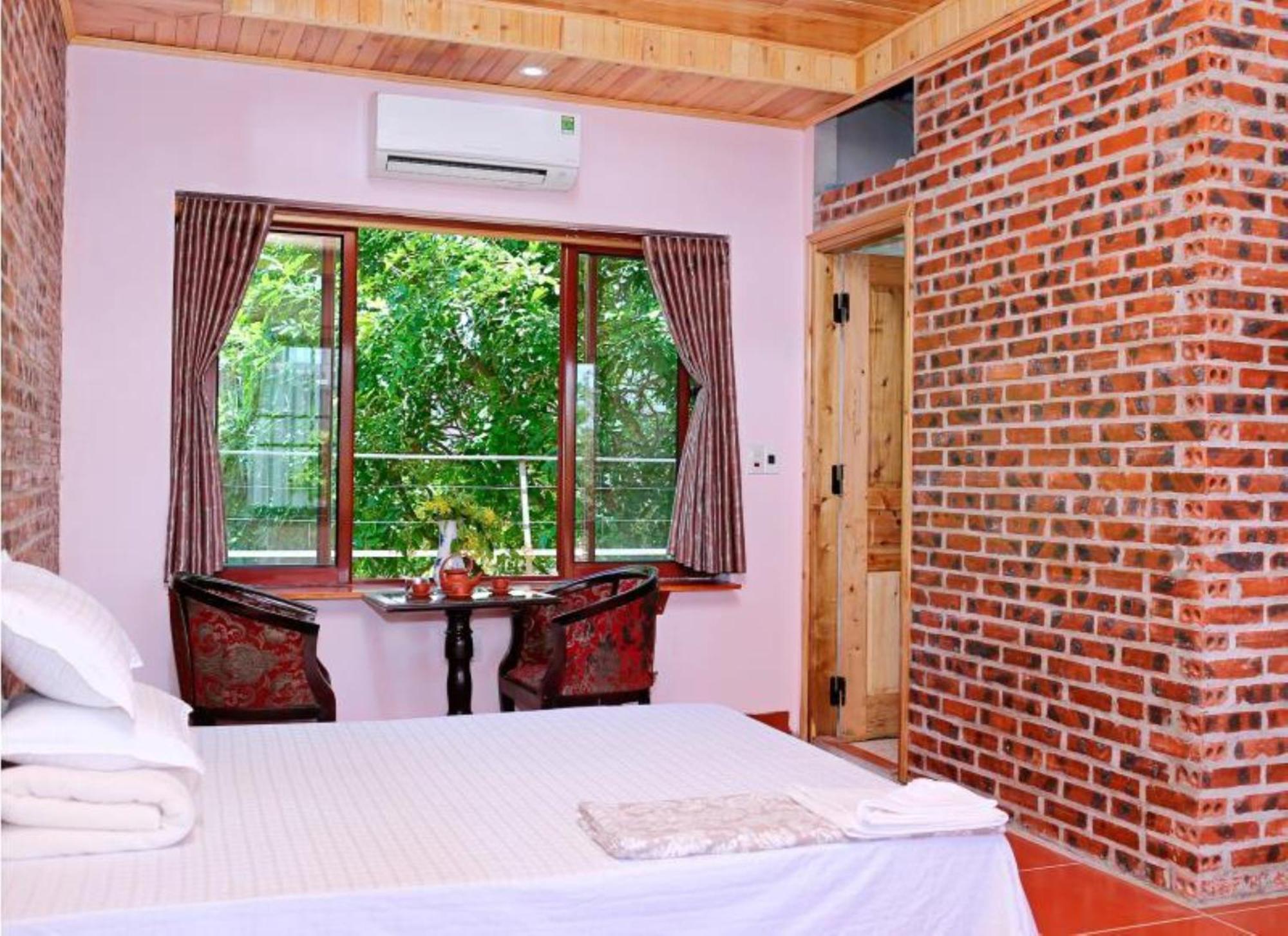 Ho Nui Dinh Hotel Нин Бин Екстериор снимка