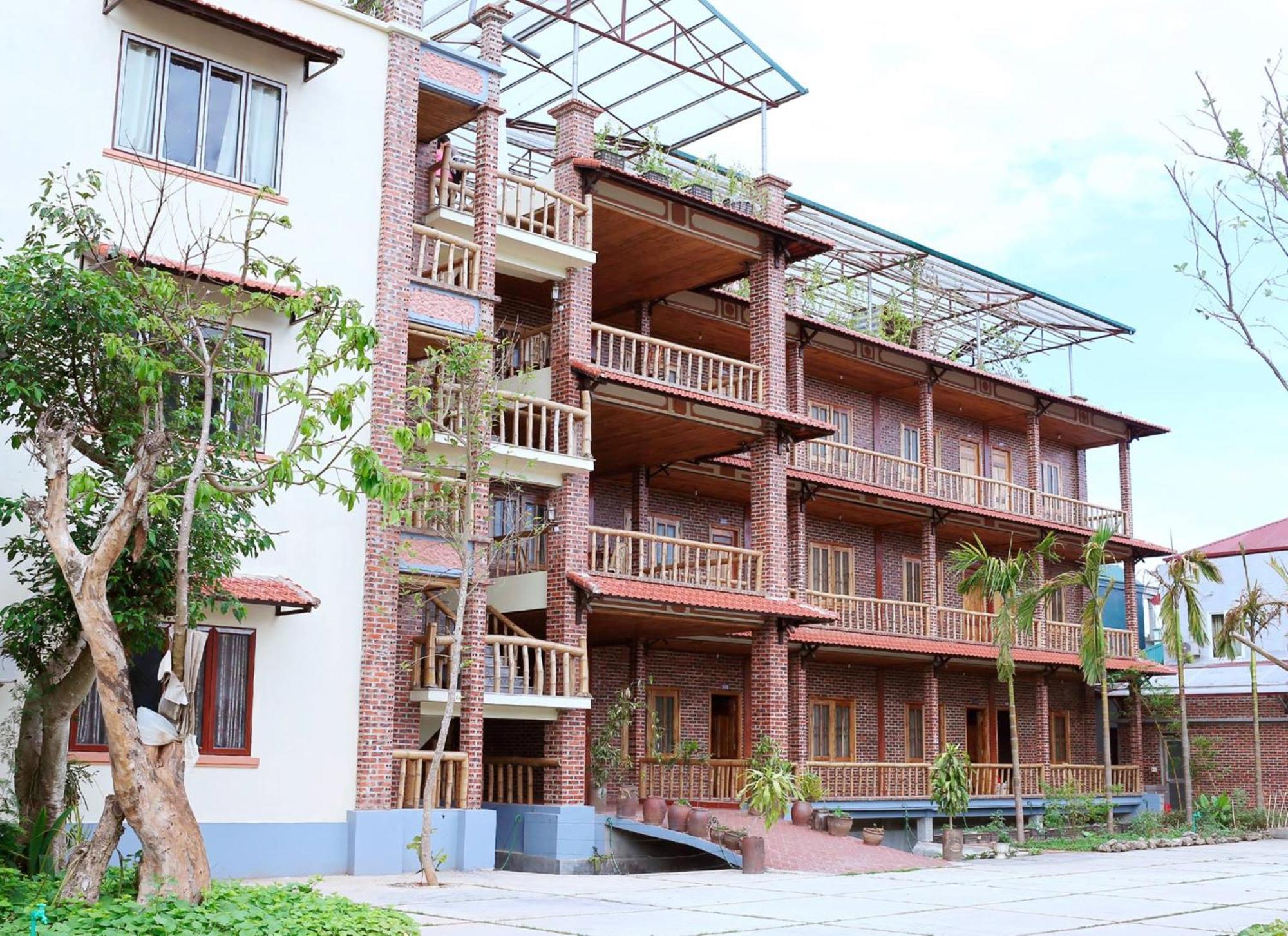 Ho Nui Dinh Hotel Нин Бин Екстериор снимка