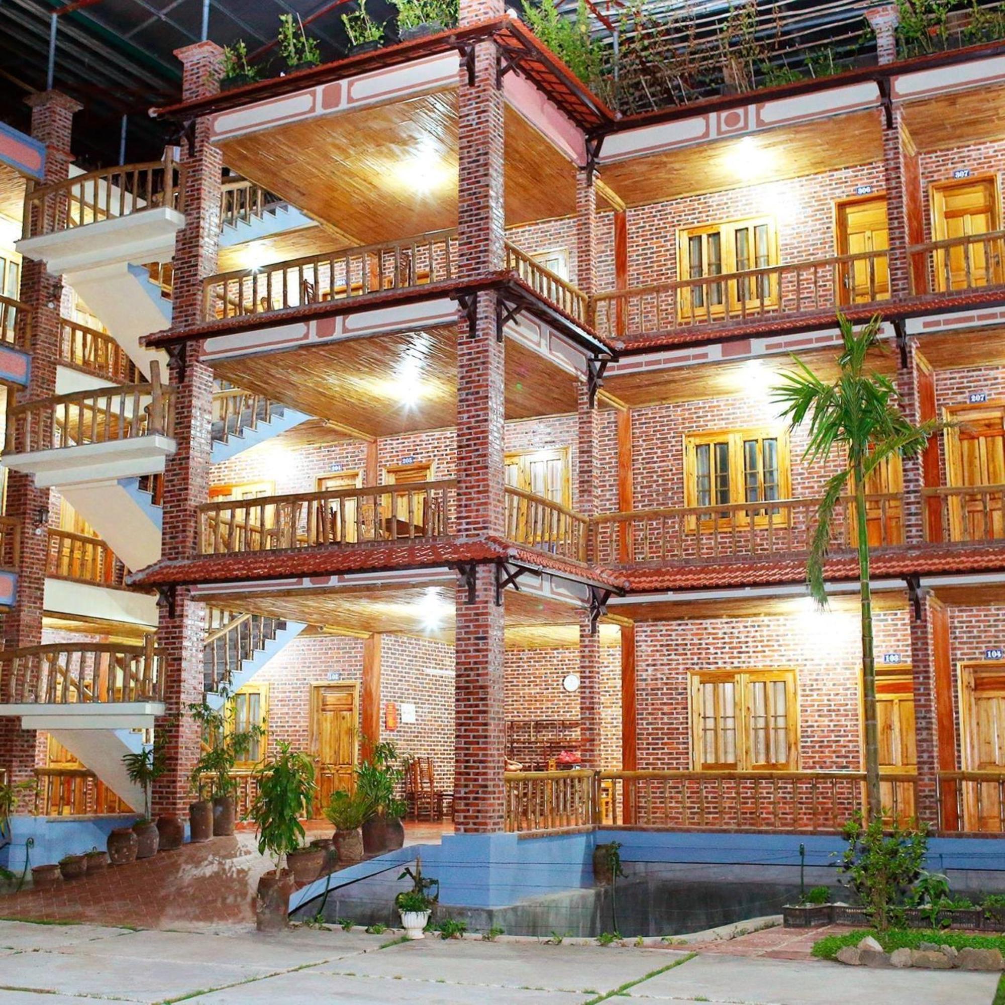Ho Nui Dinh Hotel Нин Бин Екстериор снимка