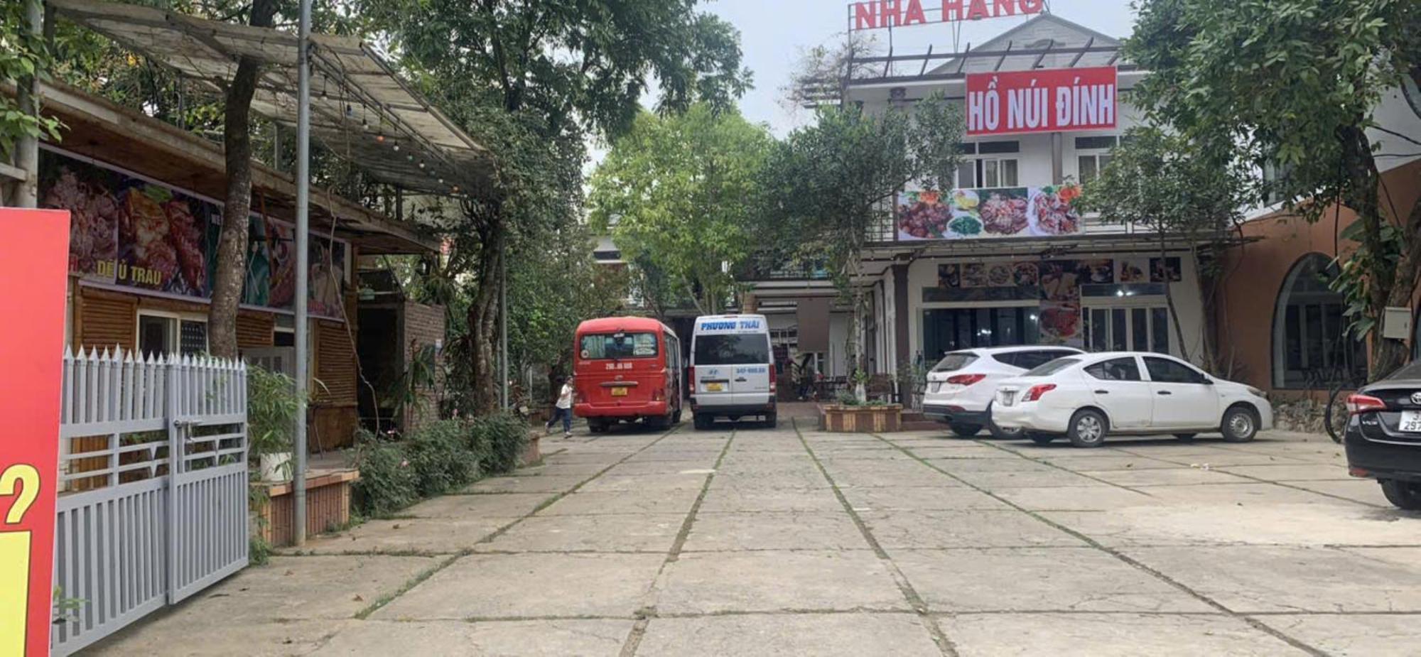 Ho Nui Dinh Hotel Нин Бин Екстериор снимка